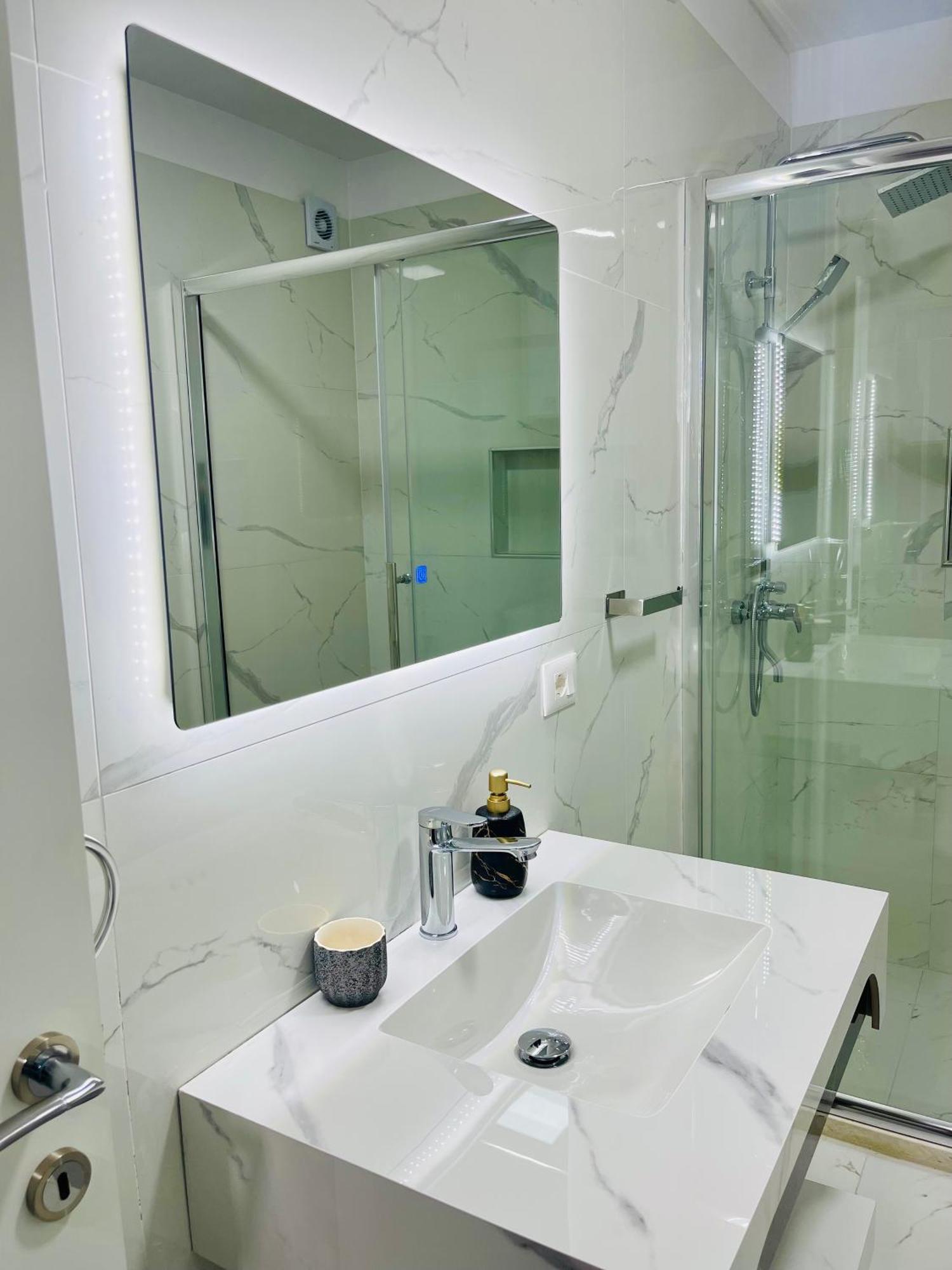 Albis Apartment 2 ติรานา ภายนอก รูปภาพ